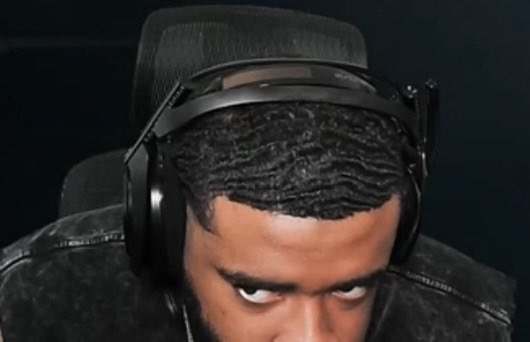x2Shellz's tweet photo. @Twitch I couldn’t decide 😂 https://t.co/z9qOV2WB2Z