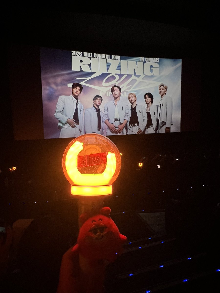 miche_7_'s tweet photo. 昨日は急遽ライビュへ♡♡♡
楽しかった〜♡♡♡
今日は📺でオーラスを見届ける😭 https://t.co/JgQKAkKEeL