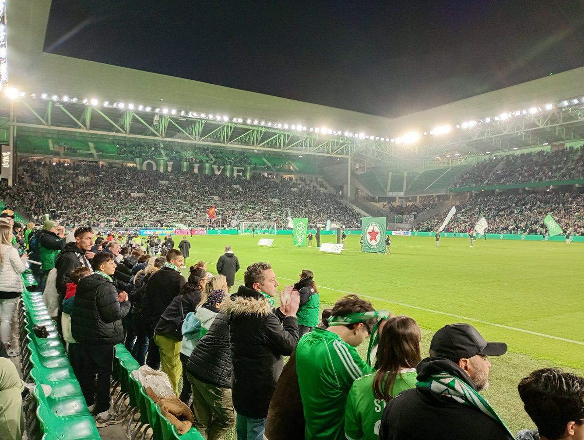 #ASSERS
En place en P. Faurand pour un hommage à Patrick.
Et pour la ✌️ ictoire 
Allez les Verts !