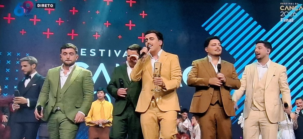 A maioria dos portugueses do lado certo da história.Portugal vai estar representado no Festival da Eurovisão.Parabéns Bandidos do Cante e boa sorte.🇵🇹🇵🇹🇵🇹
