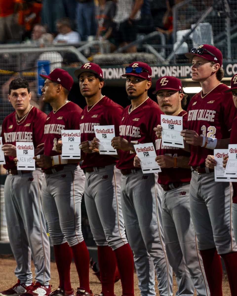 BCBirdBall's tweet image. United as one 

At the end of the second we all stood to honor those affected by ALS 

#Birdball x #kALS