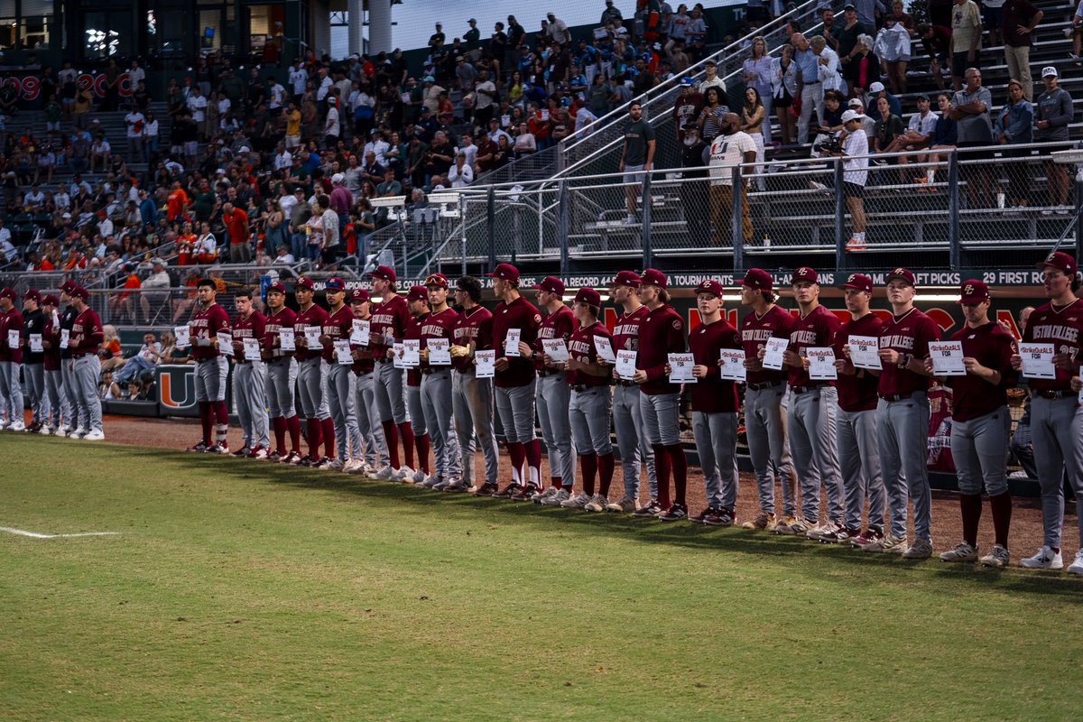 BCBirdBall's tweet image. United as one 

At the end of the second we all stood to honor those affected by ALS 

#Birdball x #kALS