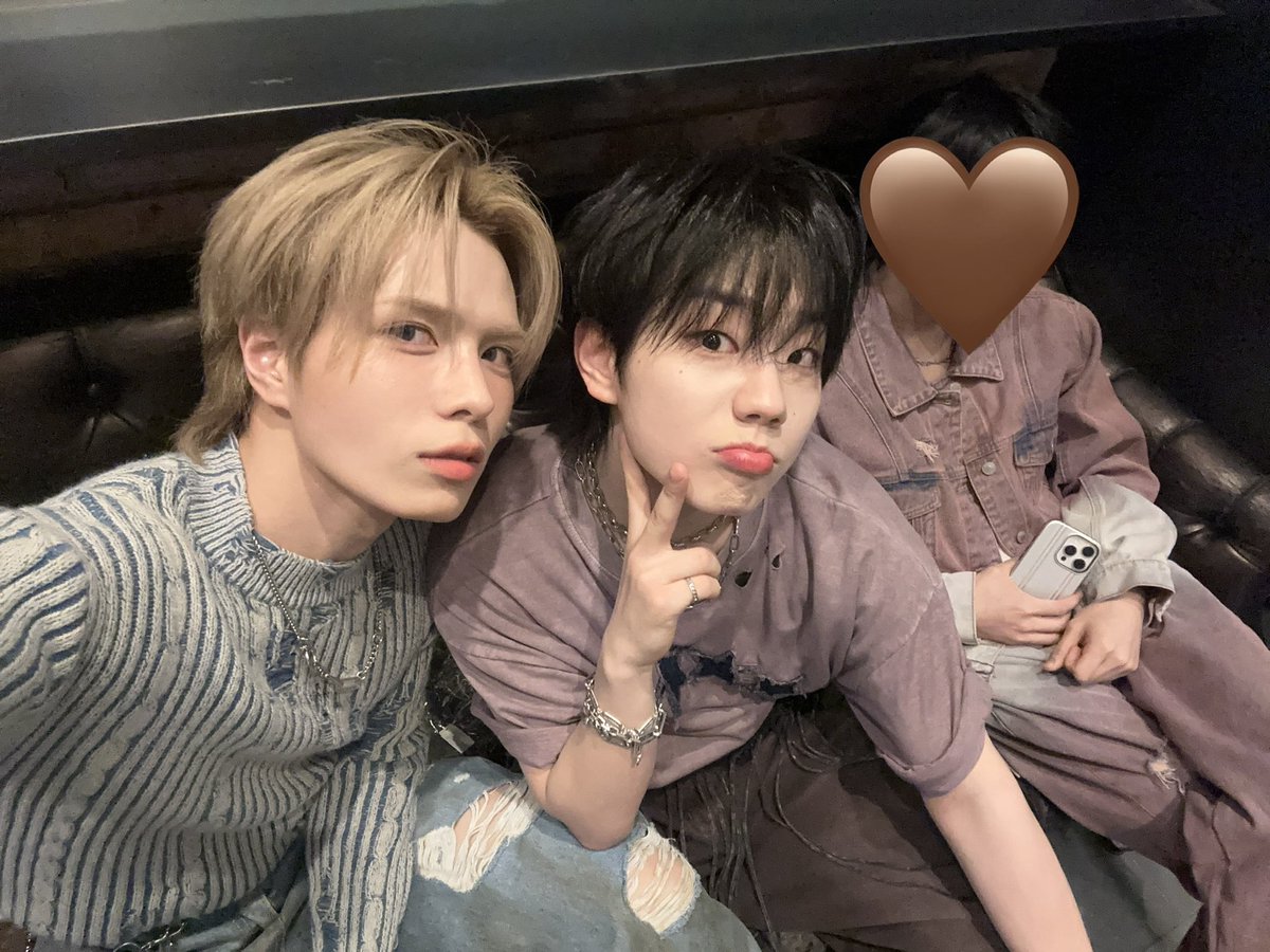 ELASTofficial's tweet photo. 우리 귀요미 쭈니쭈니 원쭈니야 축하해~ 🤎

#ELAST #엘라스트 #エラスト
#YEJUN #예준 #イェジュン https://t.co/G4BG4XXNyT