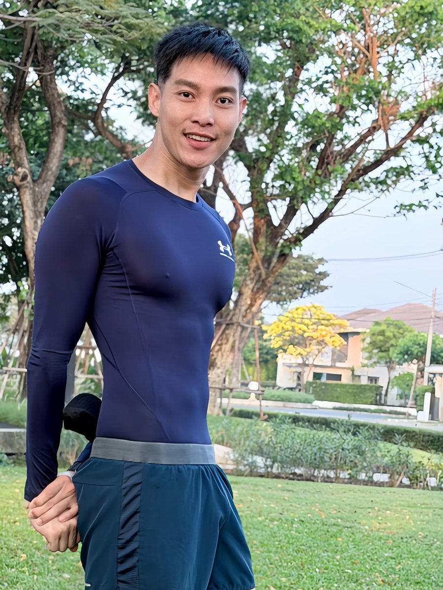 💦 กระตุ้นต่อมเหงื่อสักหน่อย จะได้อารมณ์ดี ผิวพรรณดีด้วยนะ มาวิ่งกันเถอะ #สุขภาพดีเริ่มต้นจากการกิน #ชีวิตดีๆที่เลือกเองได้ #ฟิตกับบัส