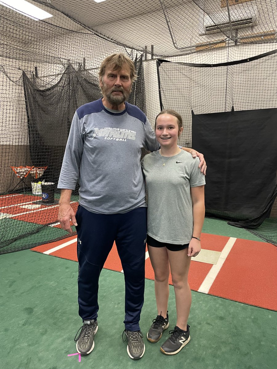 addisonb_2029's tweet photo. Had an amazing hitting clinic today with Kerri Cobb Harrison,Tommy Harrison, and Bobby Wills and finished with a pitching lesson with Kerri. Got some good swings and reps in before our scrimmages this week for Byrd 🧡🐾 https://t.co/vcOQVJkiJD