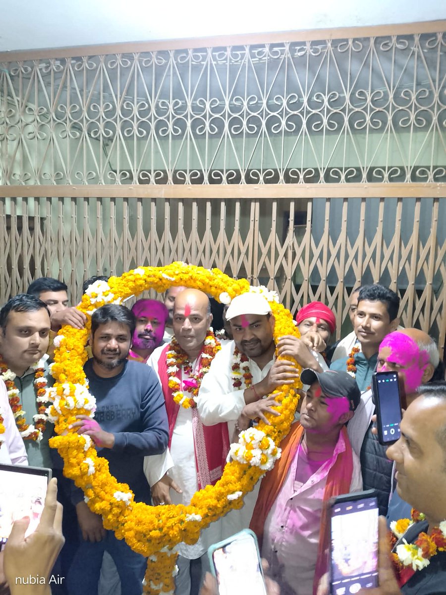 १२८८७ मतान्तर सहित बिजयी