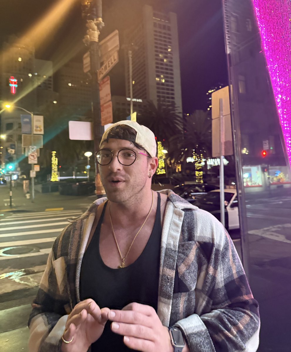 Hench D. Kunt🥛 tweet media