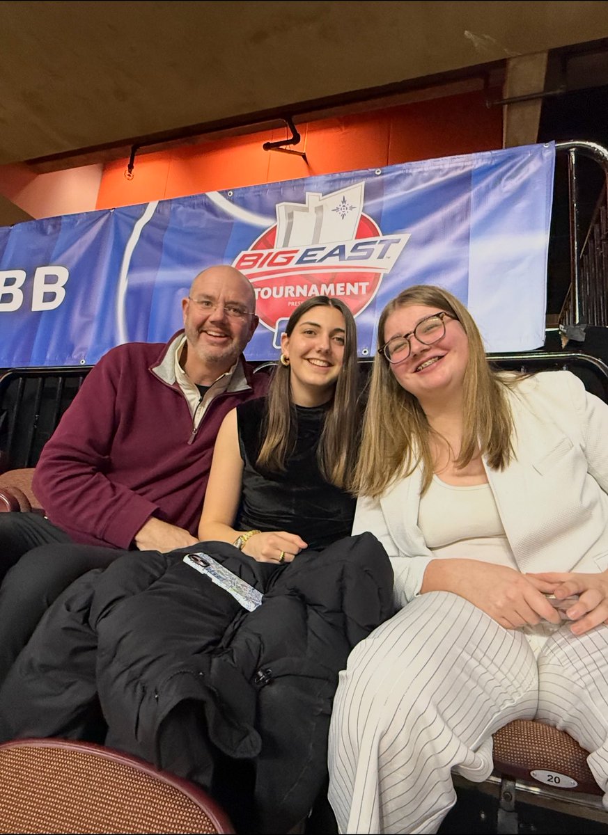 GuckianRI's tweet photo. Halftime at Mohegan Sun / great battle between Providence and Villanova. Friars trail 38–35 but it’s been back-and-forth all game. Plenty of basketball left! Let’s go Friars.
#PCFriars #GoFriars #BigEastWBB #Friartown #MoheganSun #CollegeBasketball https://t.co/FyIenWTX6k