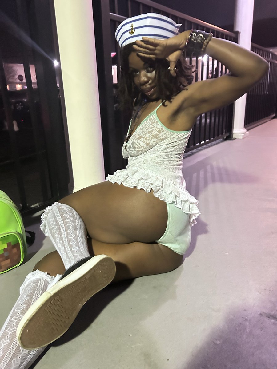 constance°❀⋆🇭🇹🪓 tweet media