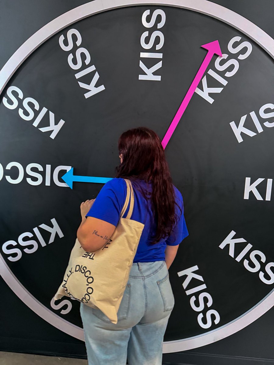 si, occasionally 🪩 ★ tweet media