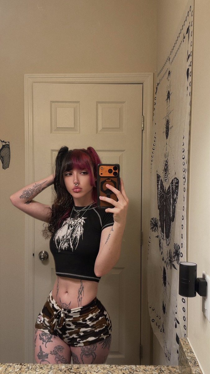 SMOL gorl tings 🖤🥀 #egirl #fyp #foryou #goth