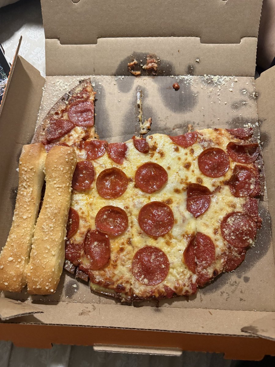 ittybittyboba's tweet photo. last meal. i love you guys. https://t.co/LMeM8FSbvz