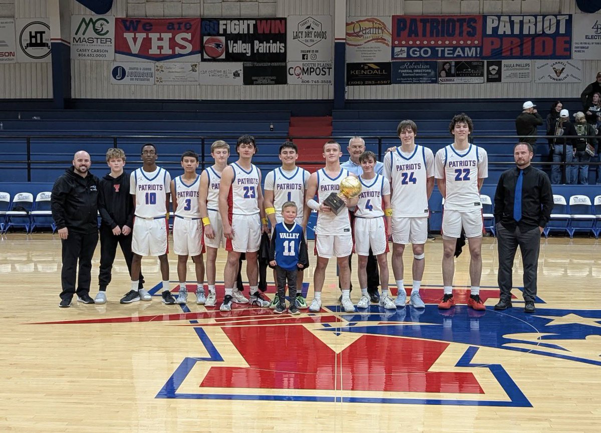 pchristy11's tweet photo. Hoop Madness

1ADI State Semifinal

#9 Valley vs. #6 Munday 

6pm Monday Texan Dome/South Plains College in Levelland https://t.co/EpxCzit9RR