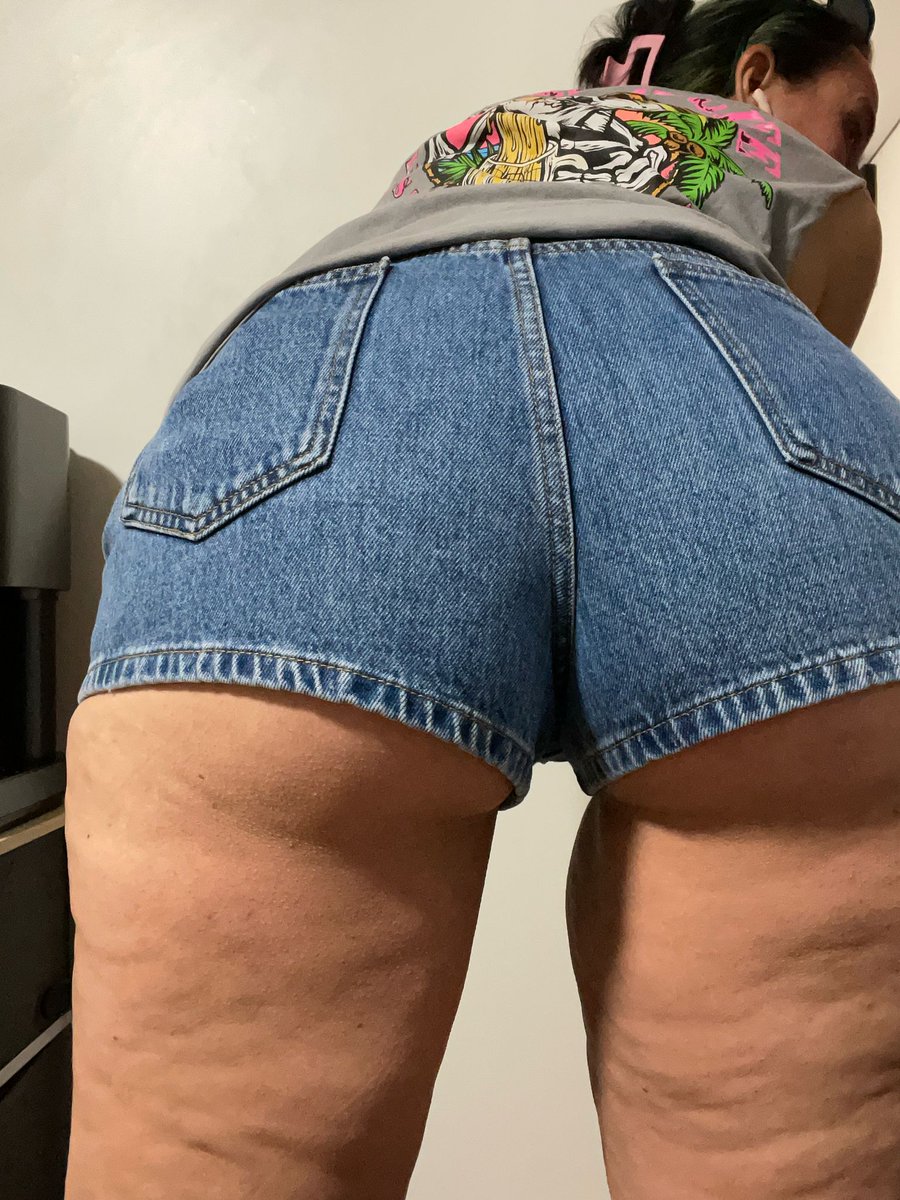 Twistmist74's tweet photo. The Missus sexy Aussie booty

#aussie #booty #aussiegirl #bigass #amatuer #mature  @SexTherapistIT https://t.co/atFufxRfHh