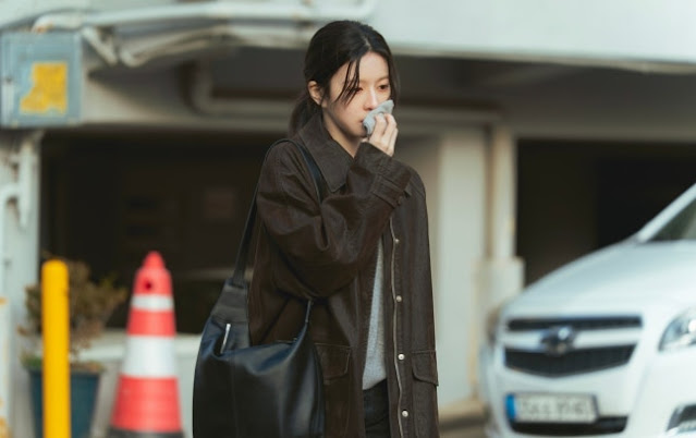 NetizensBuzzz's tweet photo. 'Everyone is Fighting Their Own Worthlessness'... Go Younjung seen with blood dripping from her nose -  https://t.co/fivSciU6Du https://t.co/A3fcxEbsPw