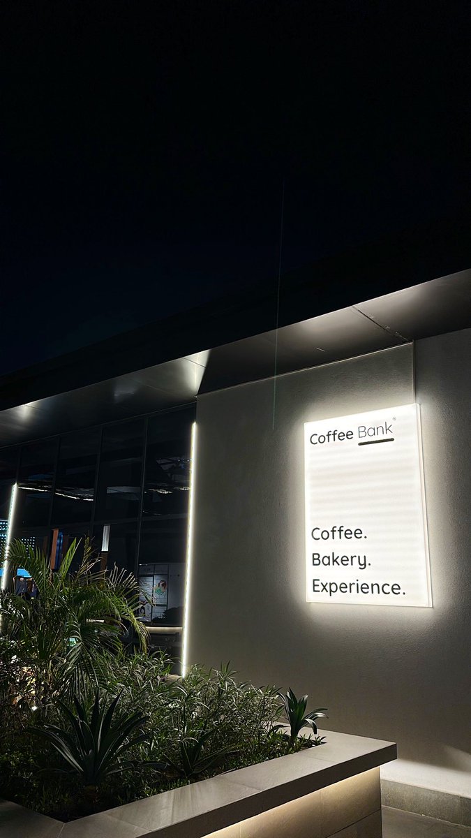 JustNàif tweet media