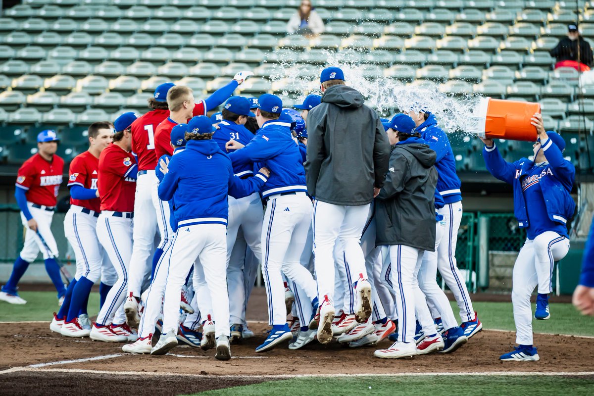 KUBaseball's tweet photo. Augie called game ☎️

#RockChalk x @AugustoM0303 https://t.co/78KlAIxIyD