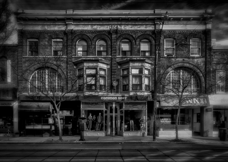 learningcurveca's tweet photo. Nos 758 - 766 Queen St E 2 https://t.co/audQen6iLs #photography #livejournal #originalphotography https://t.co/fSkUbeP2Si