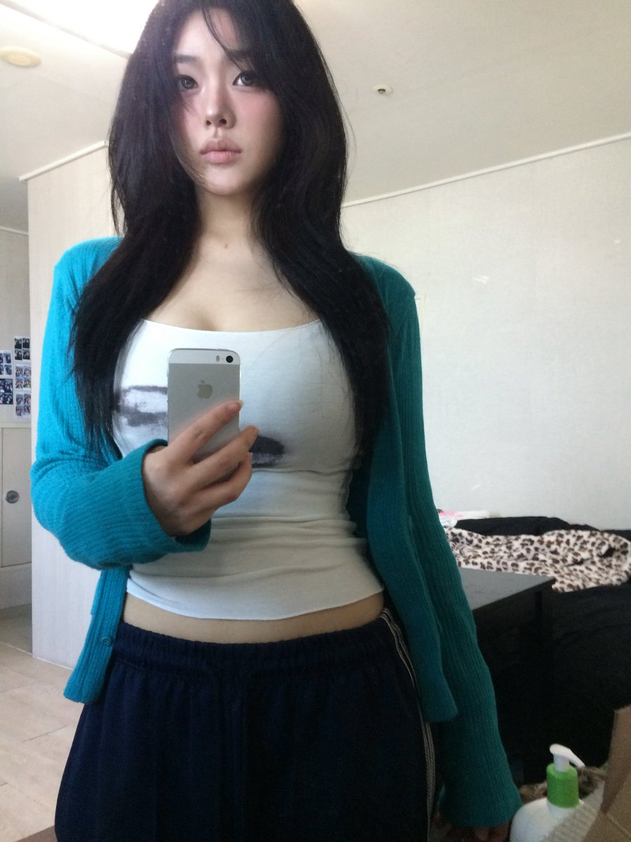 castlezip_'s tweet photo. 가디건 최고 잘산템.. 입을 때마다 잘 어울린다는 말 들음 ////
개강룩, 봄에 입기 딱 좋겠어요
상의 이너는 현재 품절,,,,
타래에 리워드 링크••♥︎ https://t.co/0D5aBrOoOU