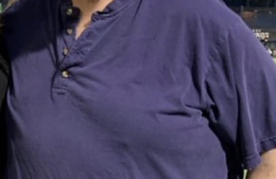 bustone_mike's tweet photo. @PeggyWaddles I see the resemblance with his DoubleM sized man titties! HAW,HAW,HAW,HAW! #JustLikeMommy #TitsForDays https://t.co/RxwePOlAwx