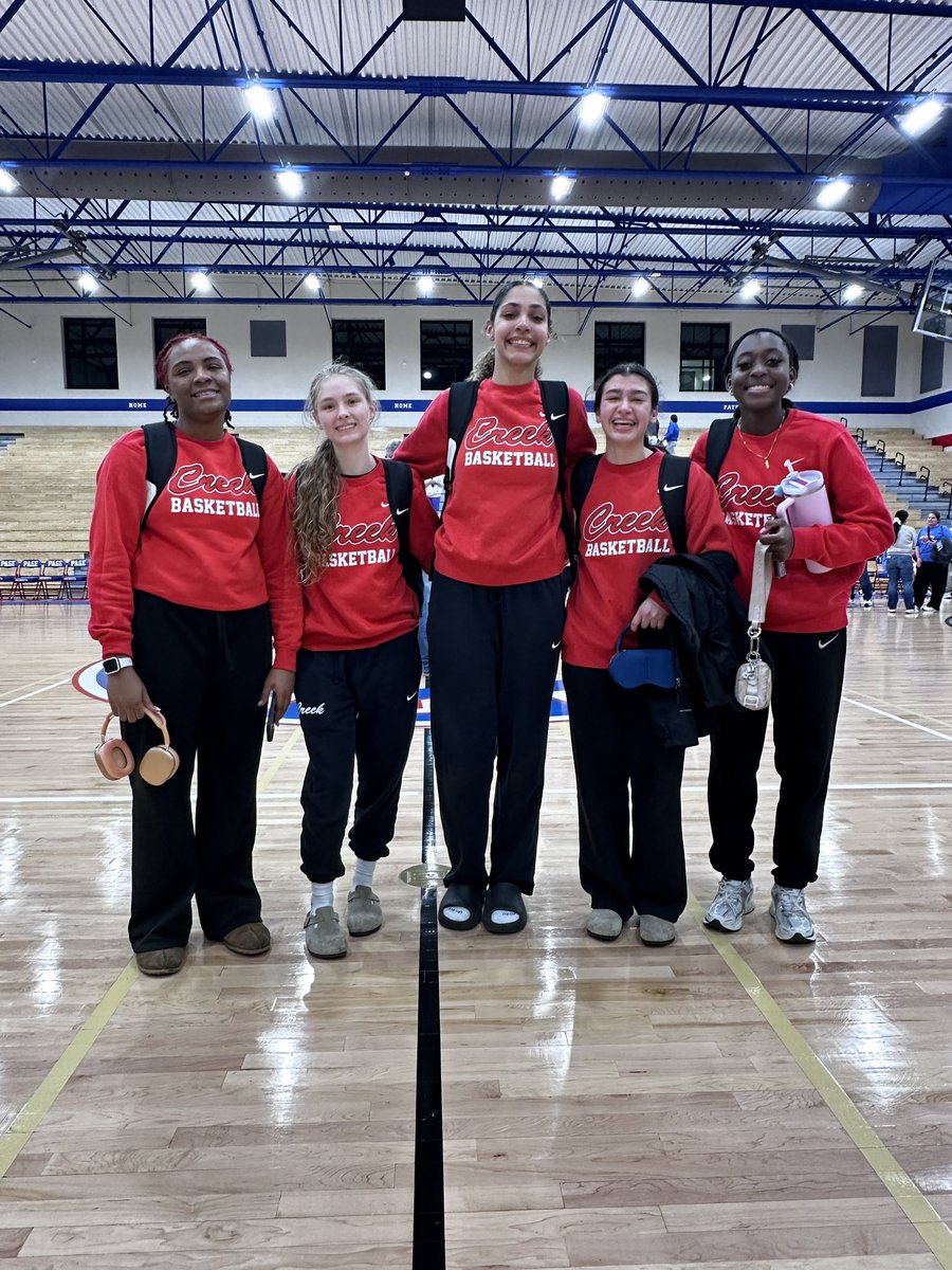 LadyRedHawksBBall tweet media