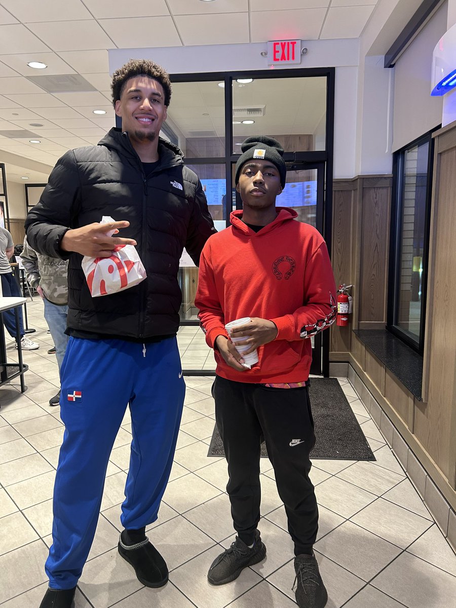 Laizon Tooson tweet media