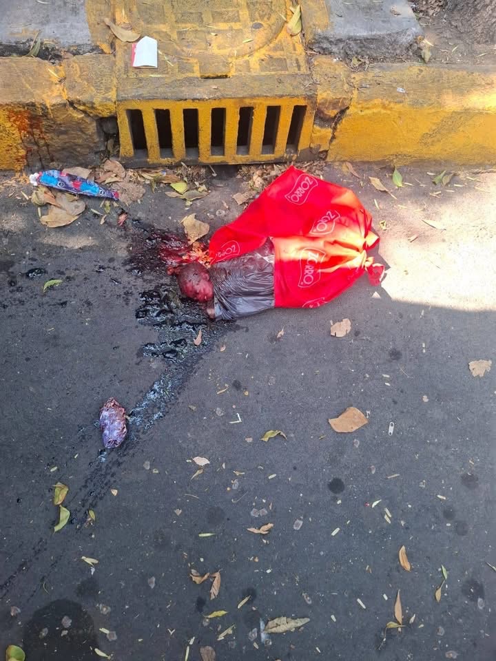 antonioaranda_'s tweet photo. Encontraron este bebé con horas de nacido aventado en la calle junto a una coladera en Cerrada Segunda Avenida Revolución, Col. Tepalcates, alcaldía Iztapalapa. Ya que mañana es #8M felices y seguros abortos a todas. https://t.co/dnYPh9GKu1