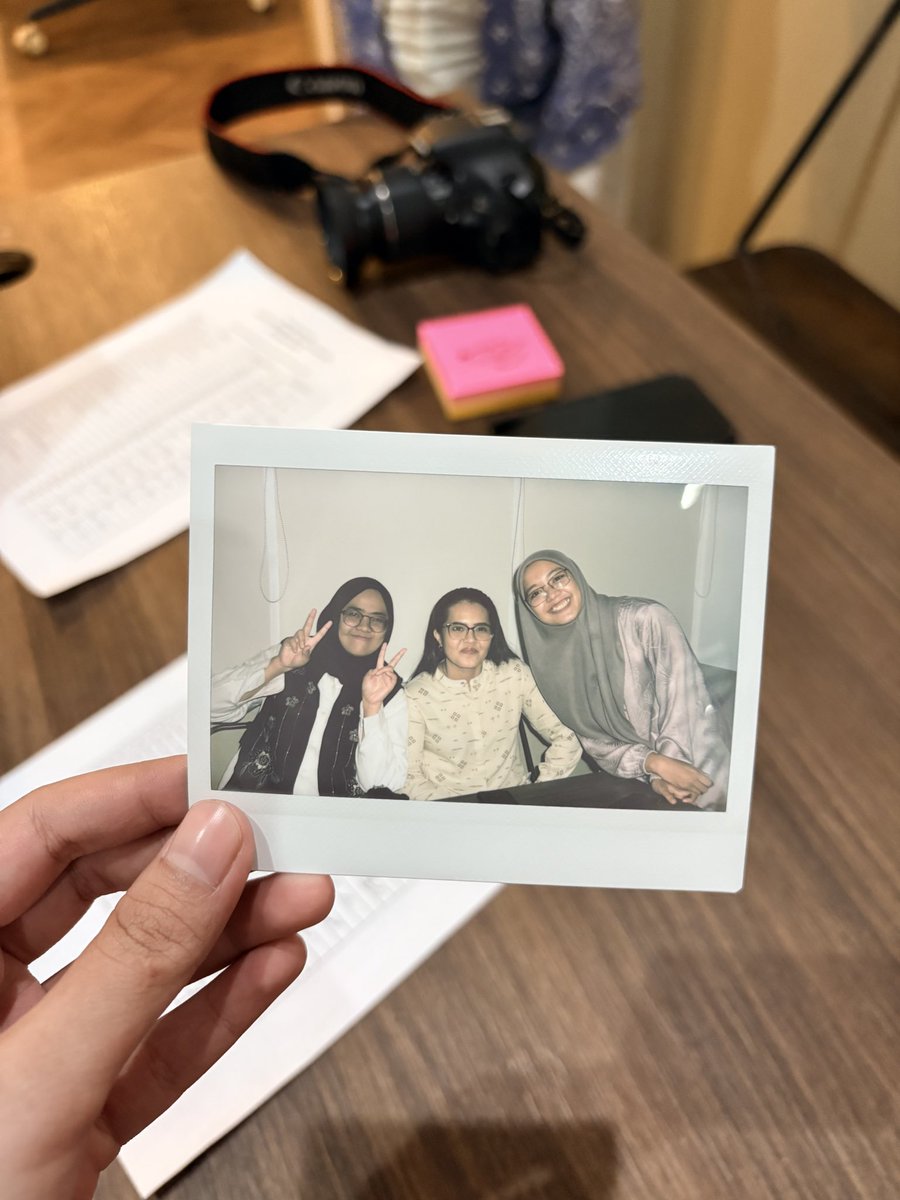 meskipun hampir seharian kehujanan, tapi bukan halangan ya guys? wkwk

akan selalu senang kalau menyangkut <a href="/_shanindira/">Shani Indira</a> makasih cici🤍😗