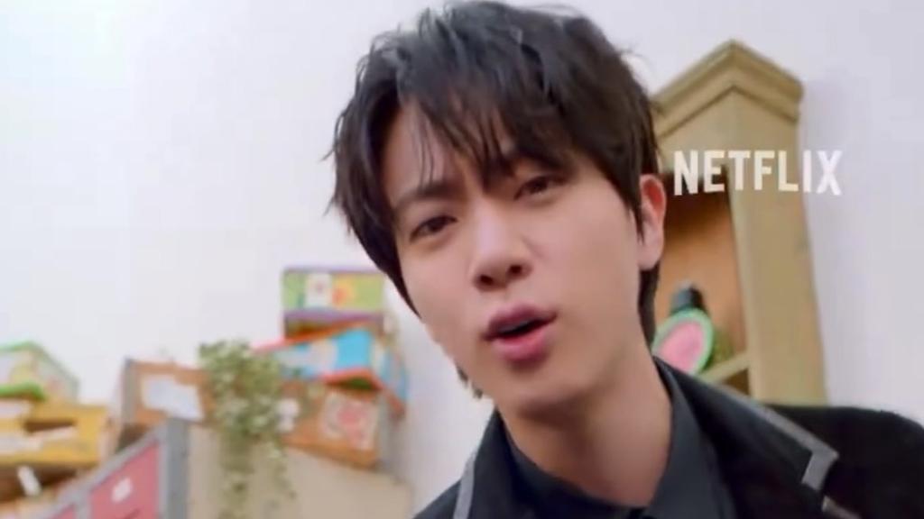 VocalKingKim's tweet photo. #JINonNETFLIX https://t.co/nqhScRxePd