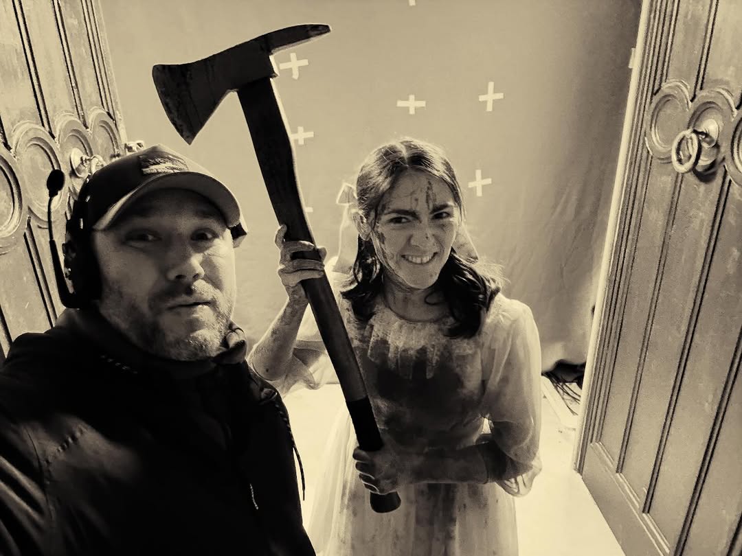 Ket_Media_'s tweet photo. 🎬Nuevas fotos del detrás de camaras de La Huérfana 3.🪓 #orphan3 #lahuerfana3 #HorrorMovies https://t.co/kl8vhGm4Eo