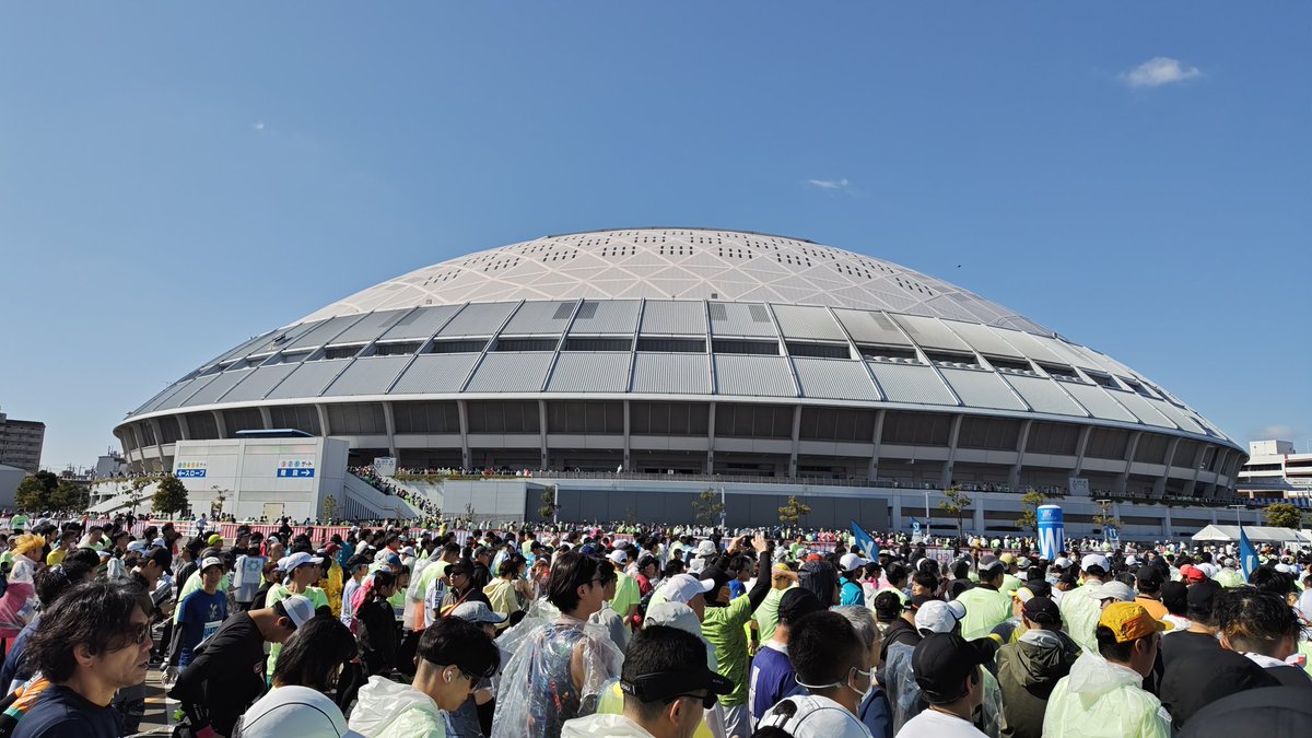 greatest_stage's tweet photo. 今年初レースは名古屋シティマラソン（ハーフ）
17年ぶり3度目の名古屋
走るのは初めて🏃
ほぼ練習出来てないのでファンランで完走目標で頑張るぞ
#名古屋シティマラソン
#ハーフマラソン
#バンテリンドーム https://t.co/SxweQ611g1