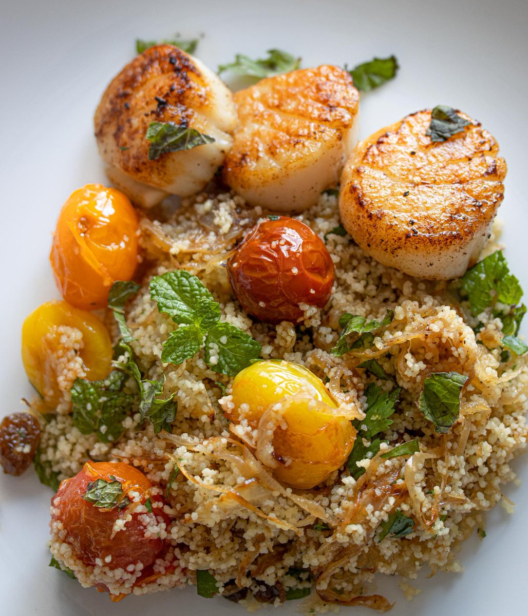 giangiskitchen's tweet image. Seared scallops with couscous, herbs, and tomatoes. Fresh, light, and full of flavor.

giangiskitchen.com/couscous-herbs…

#SeafoodRecipes #FreshFlavors #salads #dinnerrecipe #GiangisKitchen
