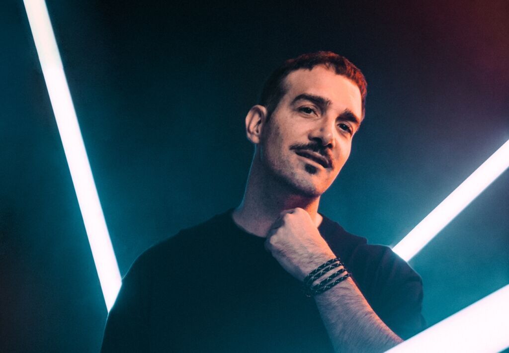 [ smhash | sm# ] tweet media