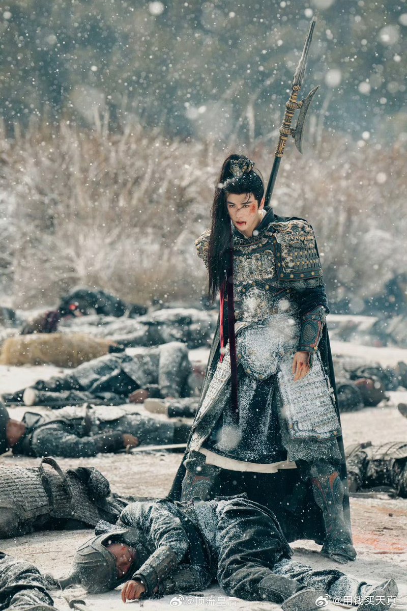 พูดเถอะ ผกก เจิ้ง (ผกก จิ่วฉงจื่อ วันนี้คือ ล่าหยก)  

คือ เทส สร้างพระเอก เบ้านิยาย มากกกกกกกกก  จริงๆ  หลิงเฮ่อ ปกติ เค้าหล่ออยู่แล้ว พอ เรื่อง #ล่าหยก   คือ หล่อชิหาย จ้าาา หล่อแบบเคาะออกมาจากนิยาย ลายเซ็นต์ คือ เปิดด้วย งิ้ว .. พระเอกท่ามกลางหิมะ ภาพคือชวนฝัน