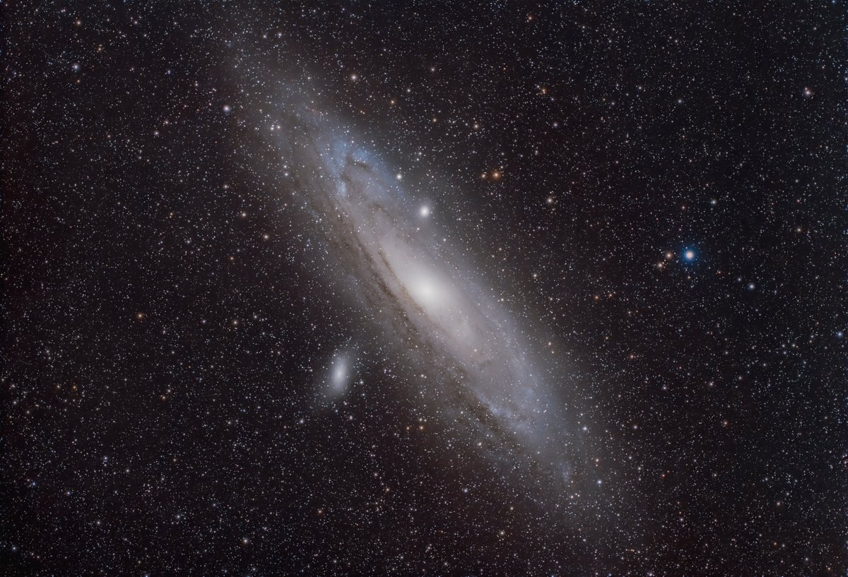 onecolor30001's tweet photo. #M31 #FS60CB #Astrophotography
2023年10月に撮影したM31を再処理しました。当時よりは画像処理のスキルが少しは身についたのでいい感じになったと思います。アンドロメダ銀河はド定番ですが最近は撮ってません。でも天文少年の心を熱くする天体ですよね。 https://t.co/pct2iK9FMo