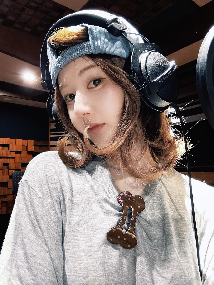 𝖱𝖺𝖾𝗅𝗂𝗇𝗇𝖾 tweet media