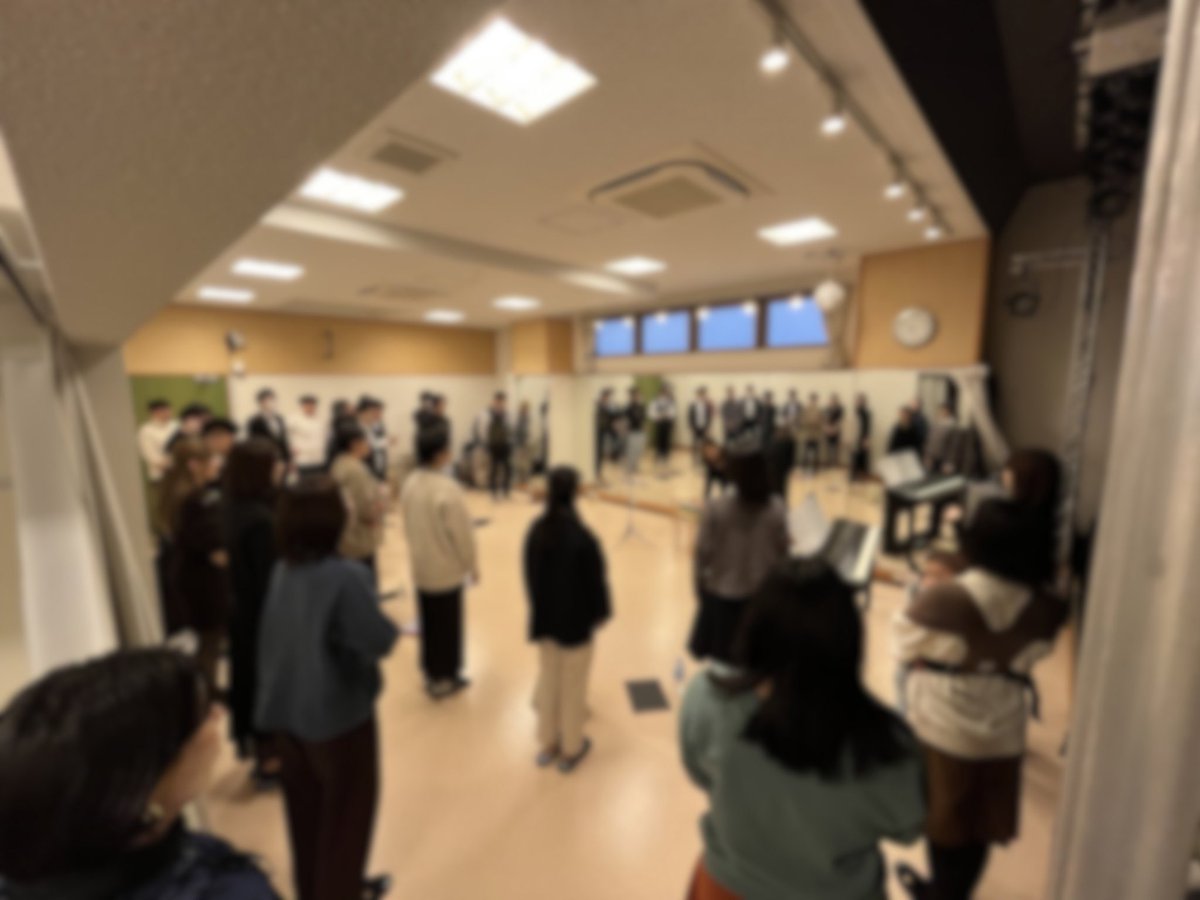 【本番当日！！】
おはようございます☀ついに混フェス当日です！男女.comは朝から練習を行いました🎵短い時間でしたが、初めて全員揃って歌うことができ、本番に向けて完成度と気持ちを高められました！
本番まで約1時間半…！😳聴いてくださる皆様と会場でお会いできるのを楽しみにしています🫶