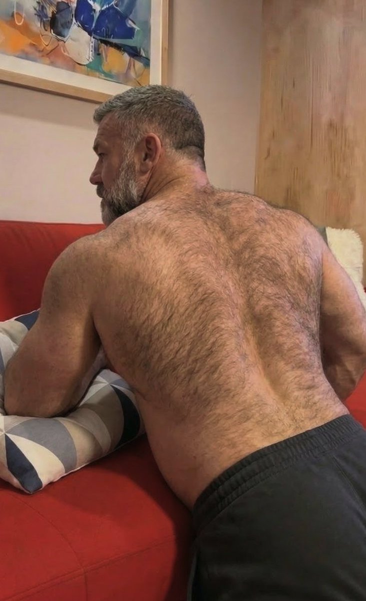 Dad Bod Spit tweet media