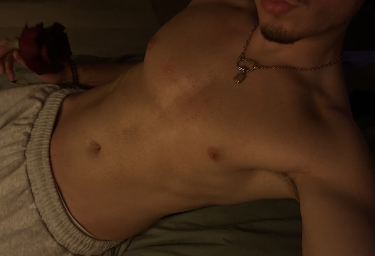 ethan 💋 tweet media