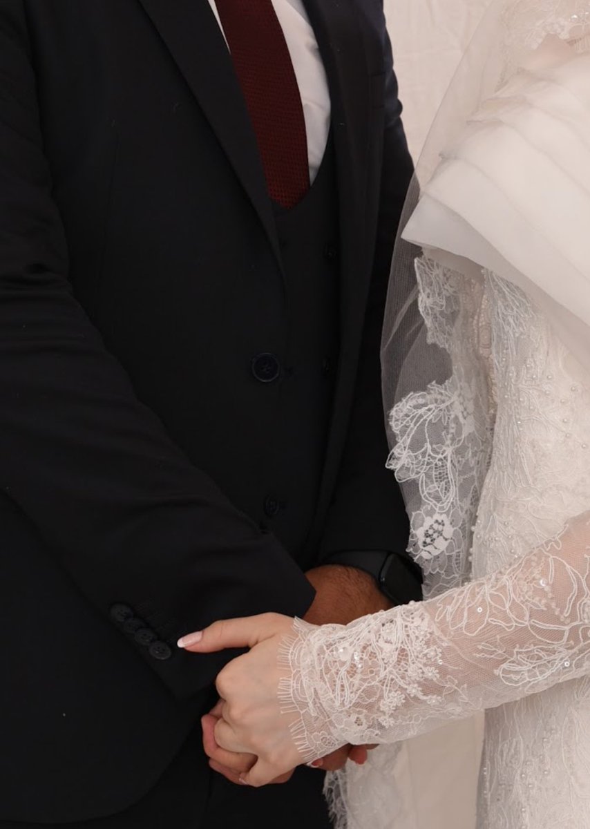 _llamaa7's tweet photo. يعني أنّ اللّٰه و الصدف جعلتك في حياتي
من أجل أن يضحك وجهي ويطمئن قلبي
هذا ما أدركه في كل مرة أراك بها❣️ https://t.co/pRy5MstF3b