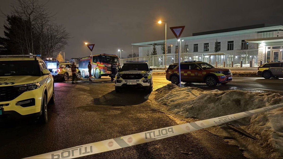 ShaykhSulaiman's tweet photo. JUST IN: The US Embassy in Norway is currently a Major incident 

The dimensions of the story are not yet clear https://t.co/KTveLssA2K