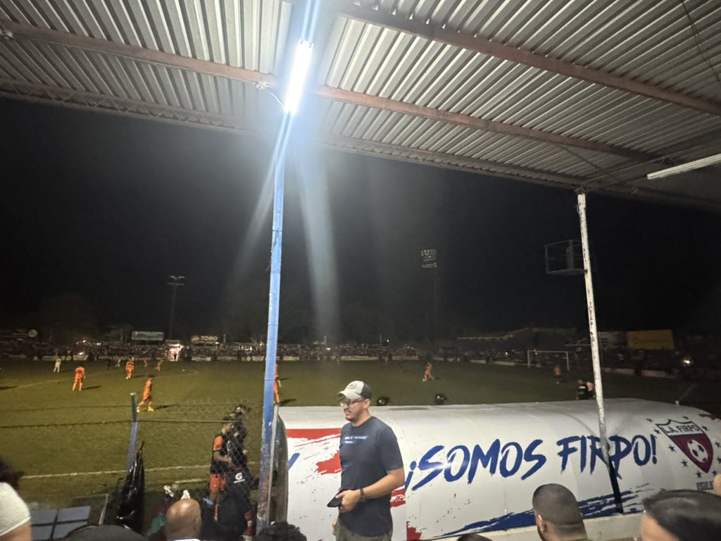 CronicasDePrimera SV tweet media