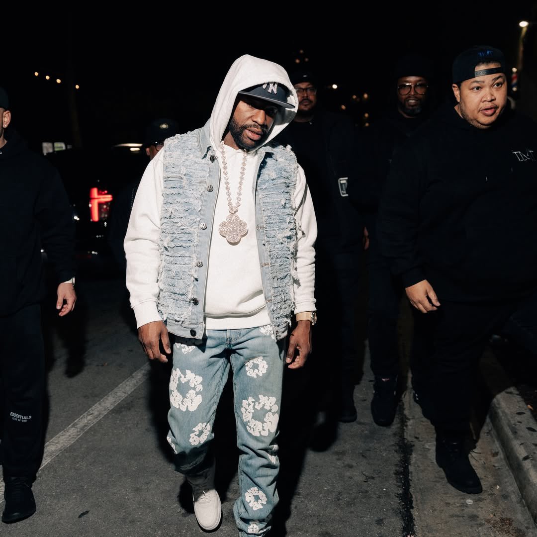 wavecheckers's tweet image. Floyd Mayweather in Miami 💎