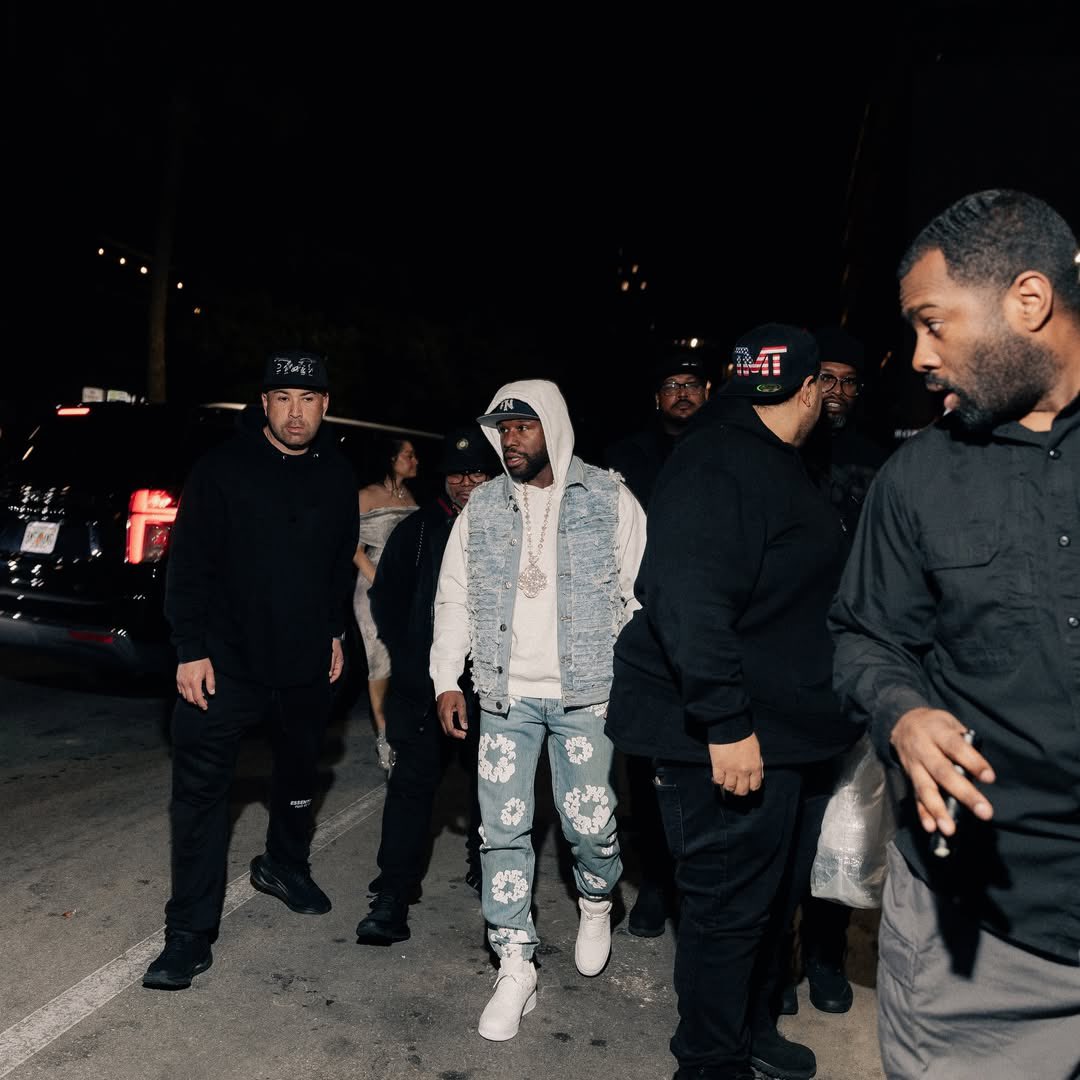 wavecheckers's tweet image. Floyd Mayweather in Miami 💎