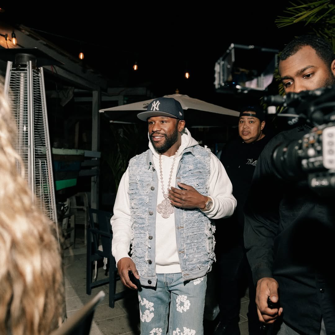 wavecheckers's tweet image. Floyd Mayweather in Miami 💎