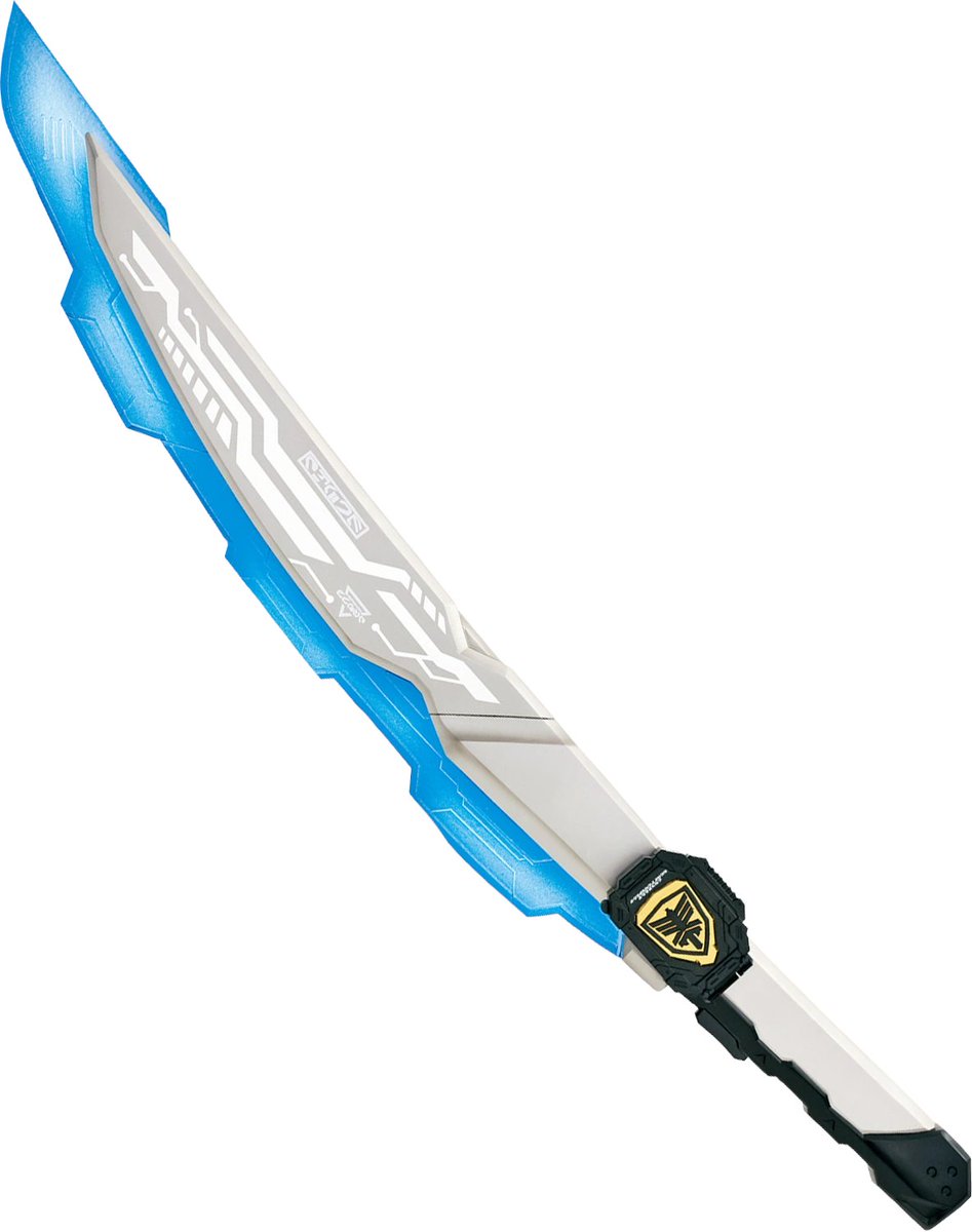 His wings becoming Gavarion Blades is so cool