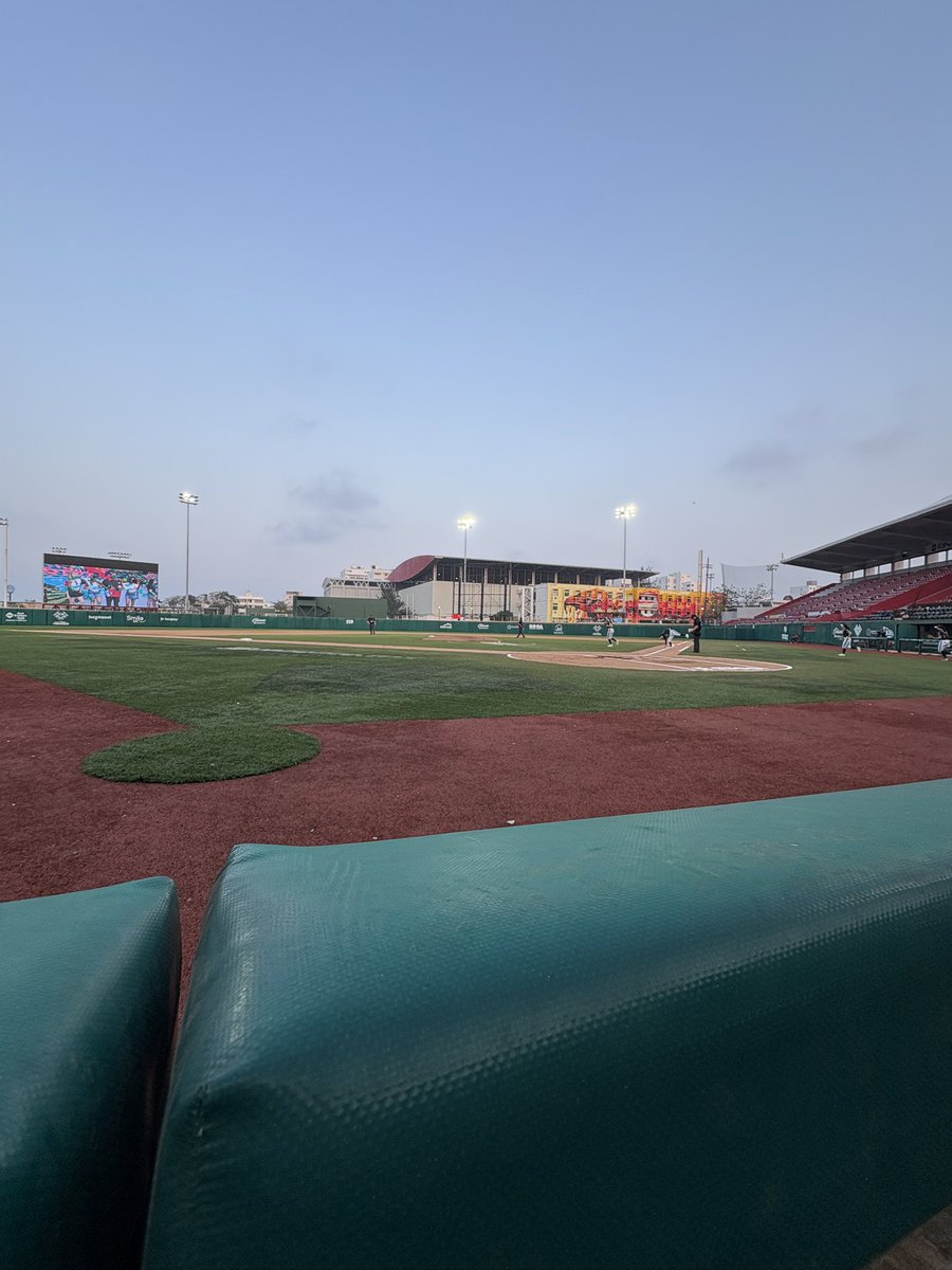 Hoy tocó <a href="/LigaMexSoft/">Liga Mexicana de Softbol</a> 

<a href="/bravasdeleon/">Bravas de León</a> en <a href="/elaguilabeisbol/">El Águila de Veracruz</a>