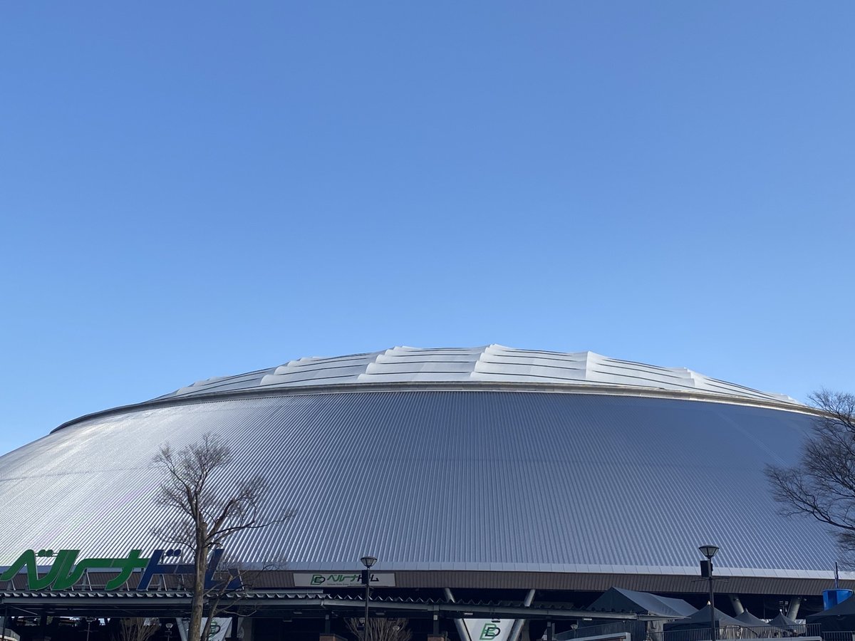 meechul_710's tweet photo. 昨日のお写真📸
初ベルーナドーム行ってまいりました！
1塁スタンド席だったんだけど
ずっとフード被った状態でも風が強くて終始さむすぎた😱

それでもライブはほんっとに楽しかった😆
次はぜひ暖かいところで会いましょう❗️🤣 https://t.co/gGJBnlBArU