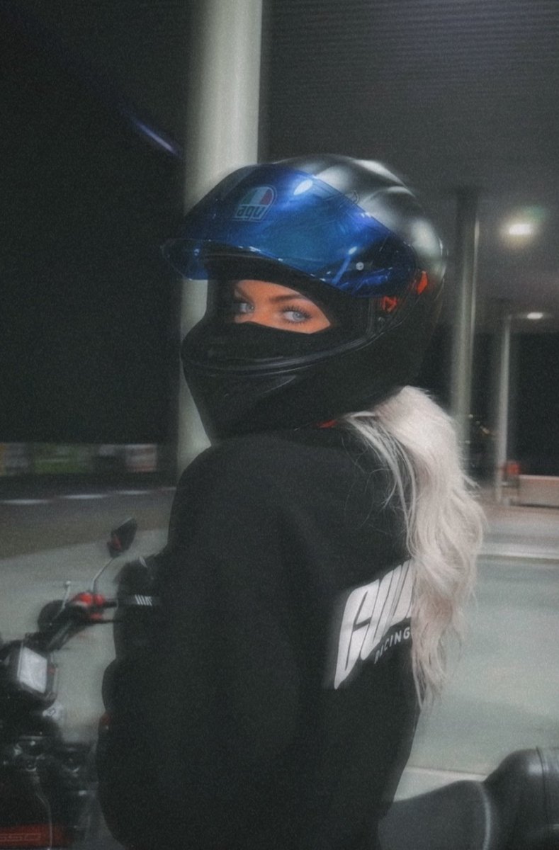 Ashley 🖤 tweet media