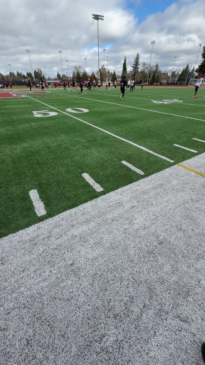 antonio2009_'s tweet photo. Big thank you to @CoachFalc for having me at the junior day visit today in forrest grove! Amazing experience praying for a growing relationship with you and the staff! @BrandonHuffman @PNWSports_ @RecruitRadarNW https://t.co/n7DxFCohNB